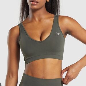 Gymshark EVERYDAY SEAMLESS SPORTS BRA
Lt Support Green Medium NWT in packaging
